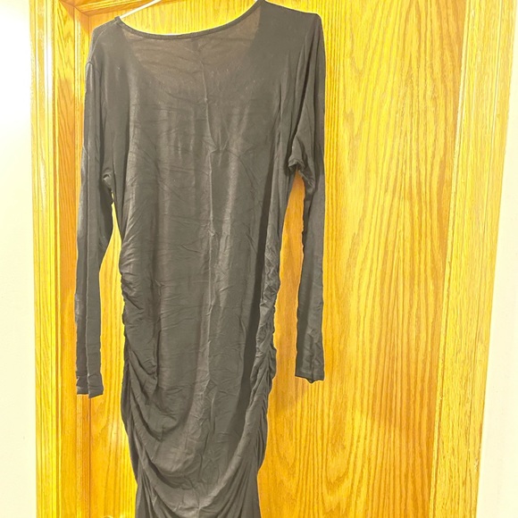 Scoopneck Maternity Dress! EUC🥳 - Picture 3 of 5